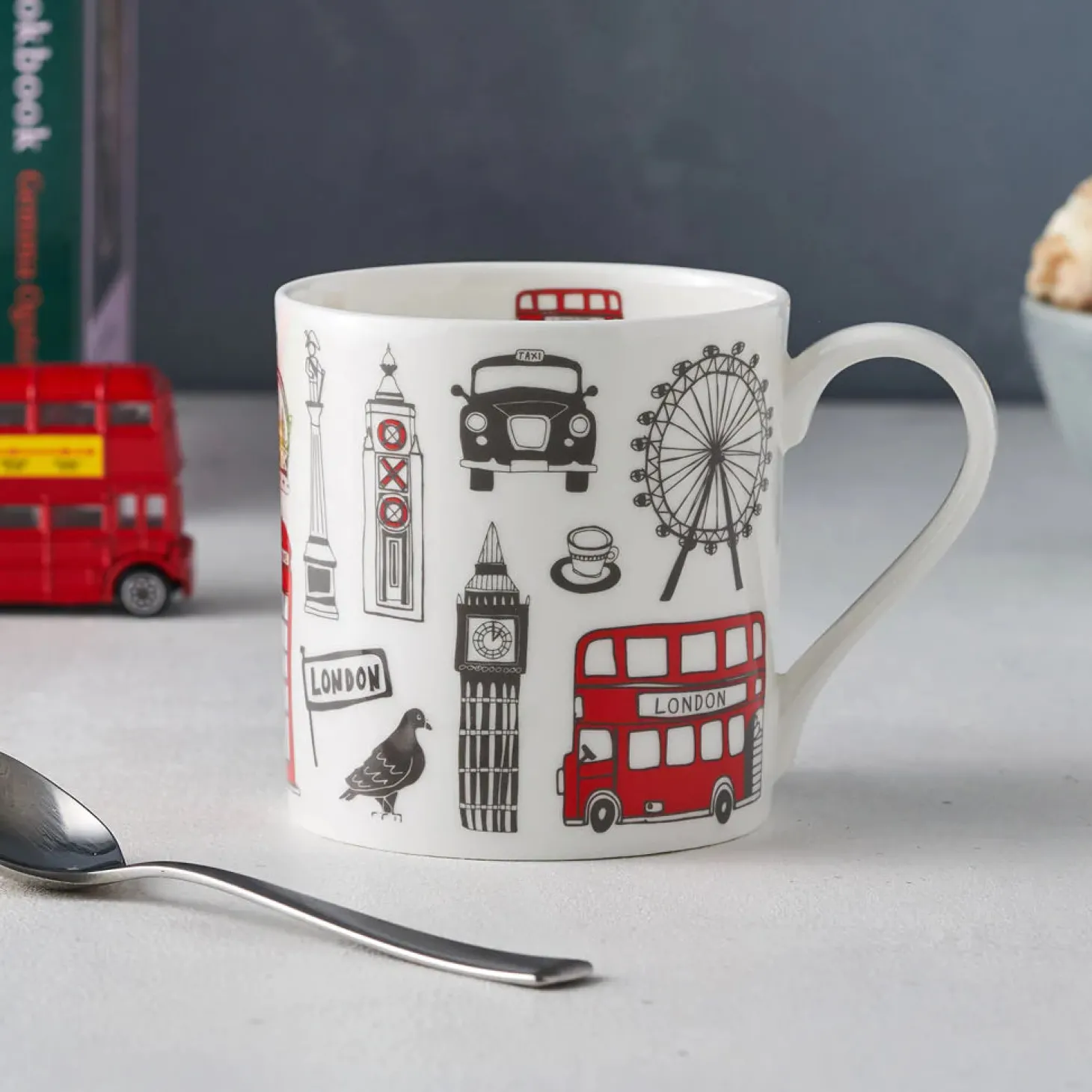 big_smoke_london_mug_by_victoria_eggs_0.webp Cheap Big Smoke London Mug by Mugs | London Gifts