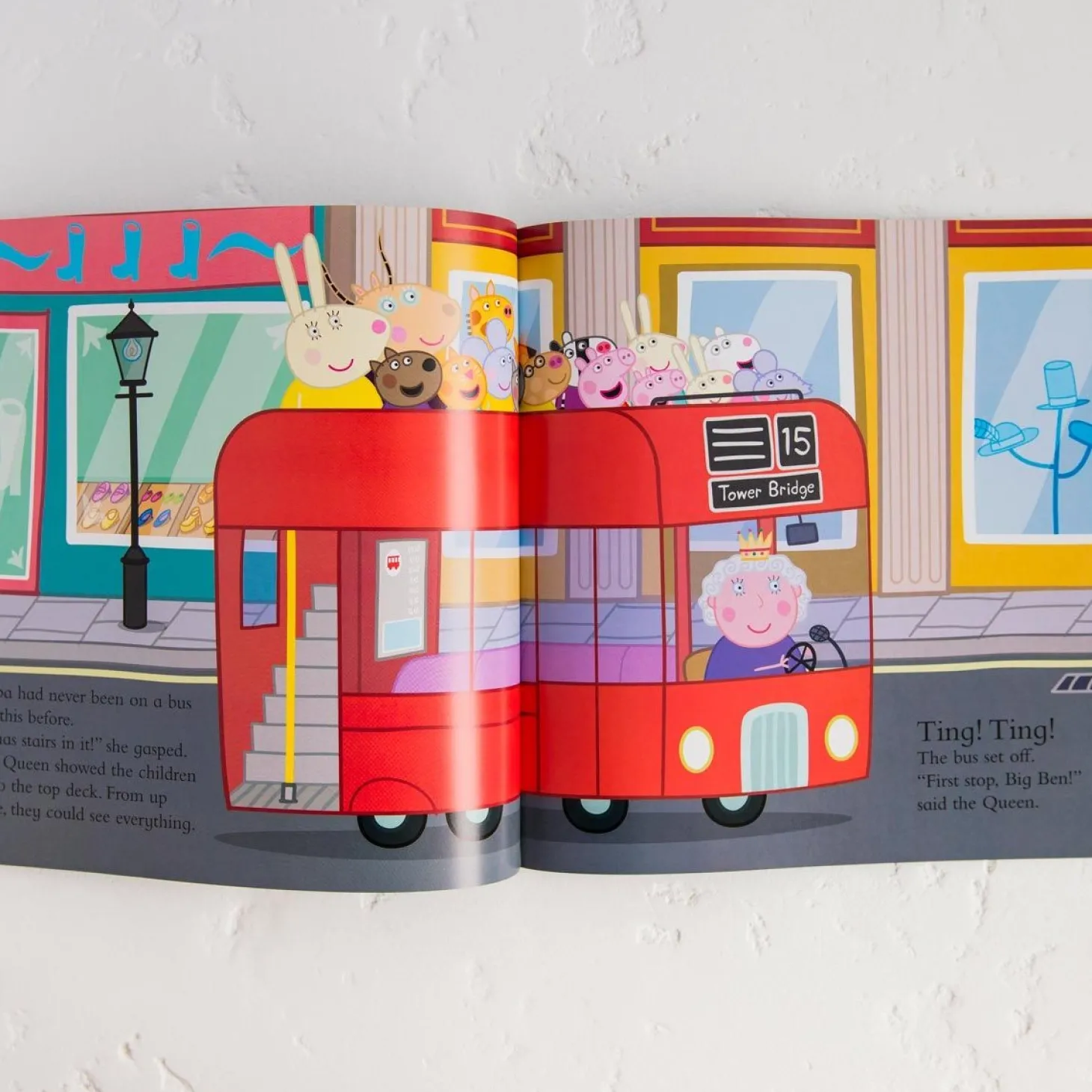 peppa_pig_goes_to_london_book_2.webp Cheap Goes To London Book Kids Children's Books | Baby Toys